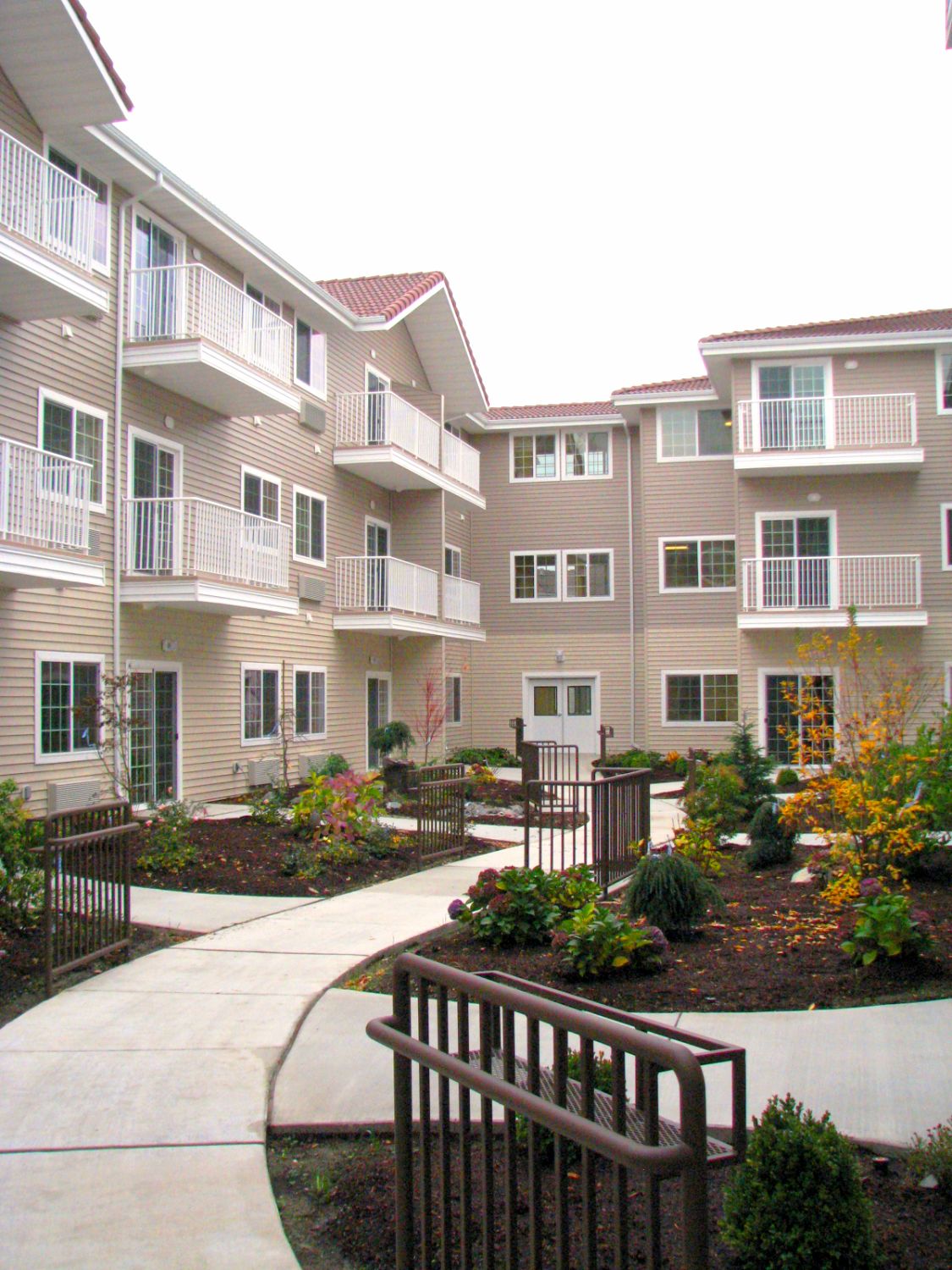 Image from creekside-senior-living